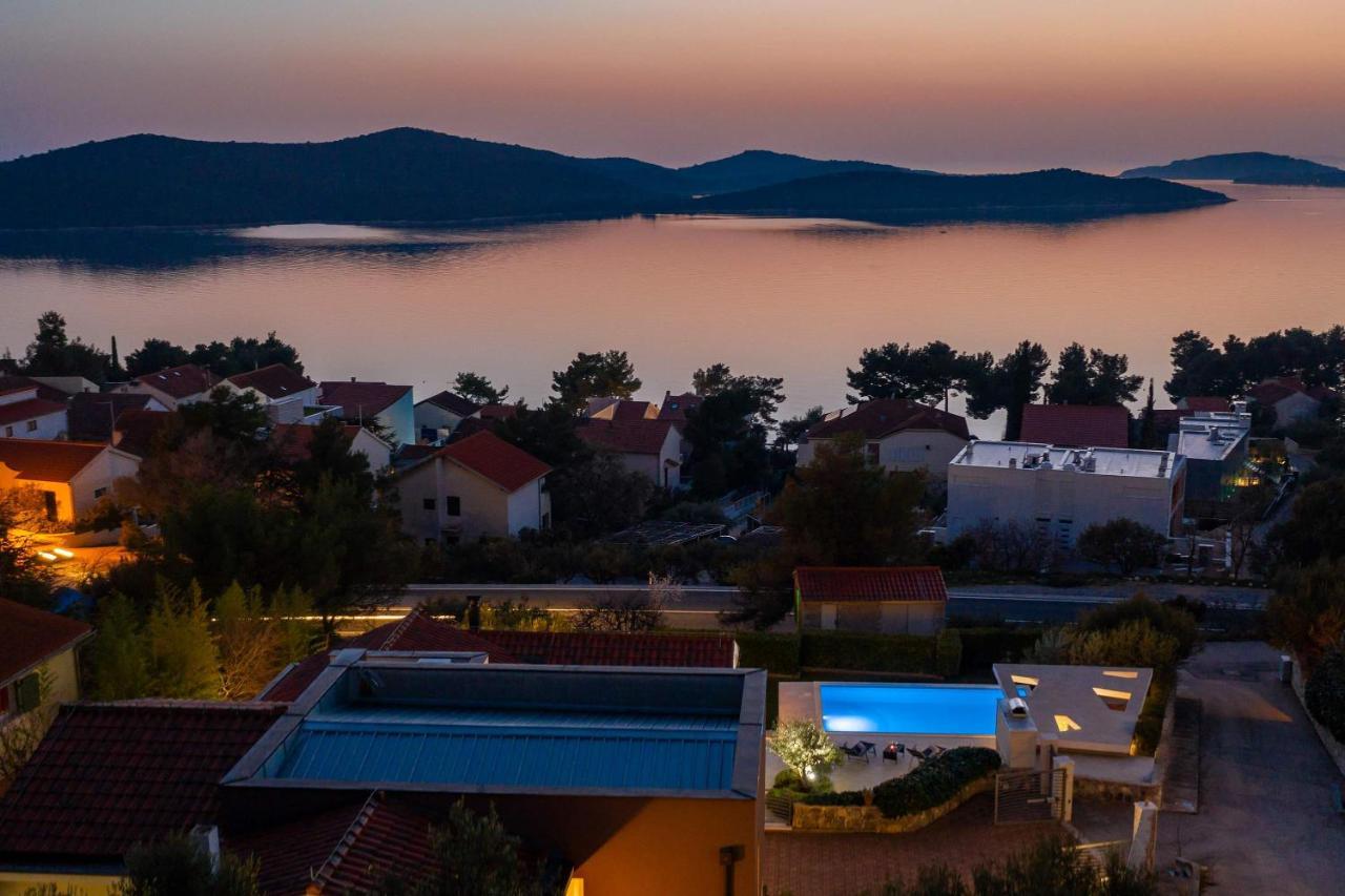 Villa Tela With Pool ザボリッチ エクステリア 写真