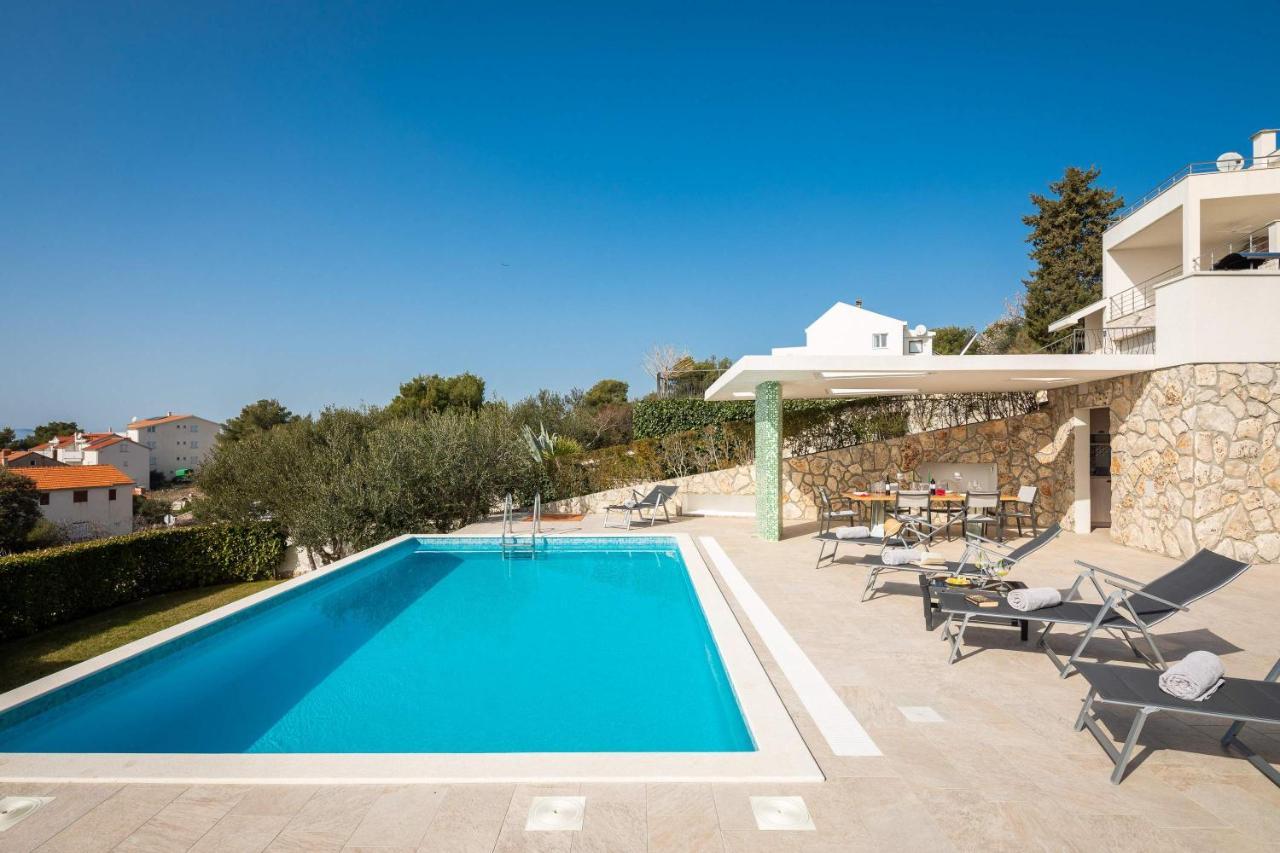 Villa Tela With Pool ザボリッチ エクステリア 写真